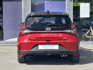 57100 : Hyundai Thionville - Théobald Automobiles - HYUNDAI i20 - i20 - Dragon Red Métal/Toit+rétros Black - Traction - Essence