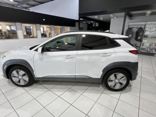 82005 : Hyundai Montauban - Pierre Guirado Automobiles - HYUNDAI Kona - Kona - Chalk White Métal - Traction - Electrique