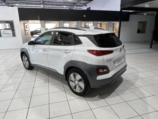 82005 : Hyundai Montauban - Pierre Guirado Automobiles - HYUNDAI Kona - Kona - Chalk White Métal - Traction - Electrique