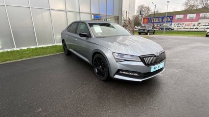 31200 : Hyundai TOULOUSE NORD - AUTO NORD - SKODA SUPERB Sportline - SUPERB III - GRIS FONCE - Automate sequentiel - Essence / Courant électrique