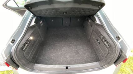 31200 : Hyundai TOULOUSE NORD - AUTO NORD - SKODA SUPERB Sportline - SUPERB III - GRIS FONCE - Automate sequentiel - Essence / Courant électrique