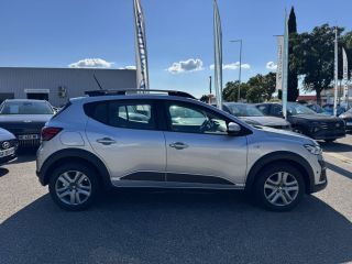 84120 : Hyundai PERTUIS - SA PEDINIELLI - DACIA SANDERO Stepway Confort - SANDERO III - Gris - Boîte manuelle - Essence sans plomb