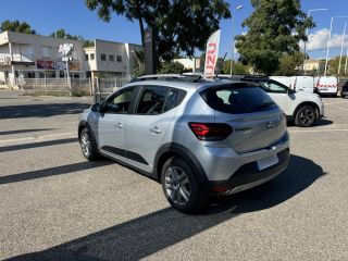 84120 : Hyundai PERTUIS - SA PEDINIELLI - DACIA SANDERO Stepway Confort - SANDERO III - Gris - Boîte manuelle - Essence sans plomb