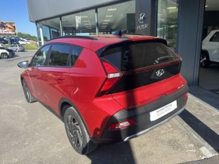 50300 : Hyundai Avranches - GCA - HYUNDAI Bayon - Bayon - Dragon Red Métal - Traction - Essence