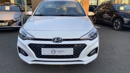 49070 : Hyundai Angers - Oceane Automobiles - HYUNDAI i20 Intuitive - i20 II - Blanc - Boîte manuelle - Essence sans plomb