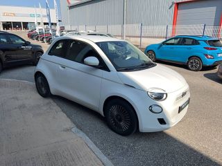 04100 : Hyundai Manosque - Pedinielli - FIAT 500e BERLINE MY22 SERIE 1 STEP 2 Icône - 500 III - Ice White - Automate à fonct. Continu - Courant électrique