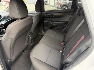 14400 : Hyundai Bayeux - Trajectoire Automobiles - HYUNDAI i20 - i20 - Atlas White/Toit+rétros Black - Traction - Essence