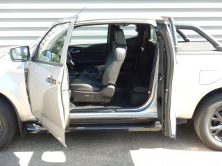 52000 : Hyundai Chaumont - Garage Michel Bazin - ISUZU D-Max - D-Max - Mercury Silver métalisé - Transmission intégrale enclenc - Diesel