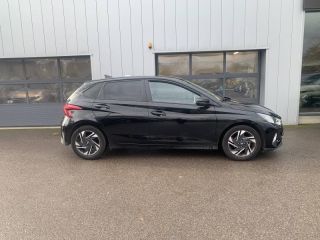 57685 : Hyundai Metz - Theobald Automobiles - HYUNDAI i20 - i20 - Sleek Silver Métal - Traction - Essence