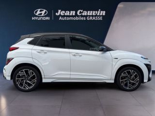 06130 : Hyundai Grasse - Garage Jean Cauvin - HYUNDAI KONA N Line Executive - KONA - Blanc - Boîte manuelle - Essence sans plomb