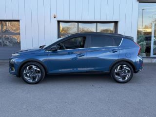 57685 : Hyundai Metz - Theobald Automobiles - HYUNDAI Bayon - Bayon - Vibrant Blue Métal/Toit+rétros Black - Traction - Essence