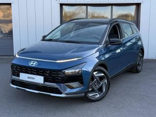 57685 : Hyundai Metz - Theobald Automobiles - HYUNDAI Bayon - Bayon - Vibrant Blue Métal/Toit+rétros Black - Traction - Essence