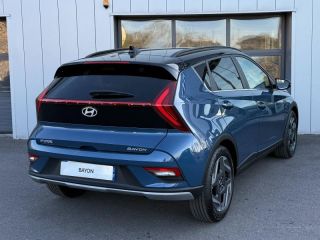 57685 : Hyundai Metz - Theobald Automobiles - HYUNDAI Bayon - Bayon - Vibrant Blue Métal/Toit+rétros Black - Traction - Essence