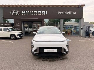 84120 : Hyundai PERTUIS - SA PEDINIELLI - HYUNDAI KONA Intuitive - KONA II - BLANC - Automate sequentiel - Essence / Courant électrique