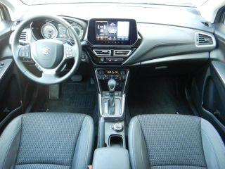 52000 : Hyundai Chaumont - Garage Michel Bazin - SUZUKI S-Cross - S-Cross - Pearl Sphere Blue métallisé - Transmission intégrale - Hybride : Essence/Electrique
