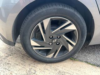 04100 : Hyundai Manosque - Pedinielli - HYUNDAI i20 Intuitive - i20 III - Gris - Boîte manuelle - Essence sans plomb