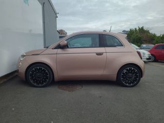 33140 : Hyundai Bordeaux Sud Villenave d&#039;Ornon - Sipa Automobiles - FIAT 500e 3+1 MY22 SERIE 1 STEP 1 La Prima - 500 III - Rose Gold - Automate à fonct. Continu - Courant électrique