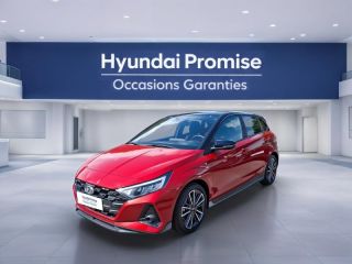56000 : Hyundai Vannes - Park Lann Automobiles - HYUNDAI i20 - i20 - Dragon Red Métal/Toit/rétro Black - Traction - Essence/Micro-Hybride
