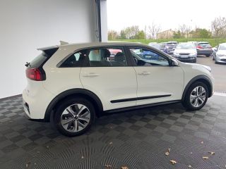 85000 : Hyundai La Roche-sur-Yon - Océane Auto - KIA E-NIRO Motion - NIRO - Blanc - Automate à fonct. Continu - Courant électrique