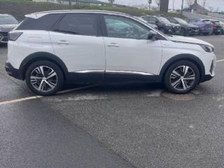 56000 : Hyundai Vannes - Park Lann Automobiles - PEUGEOT 3008 - 3008 - Blanc Nacré (N) - Traction - Hybride : Essence/Electrique