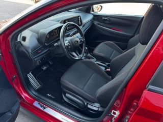 59640 : Hyundai Dunkerque - Europ&#039;Auto - HYUNDAI i20 - i20 - Dragon Red Métal/Toit/rétro Black - Traction - Essence/Micro-Hybride