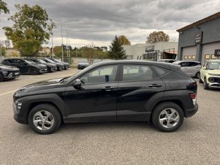 84120 : Hyundai PERTUIS - SA PEDINIELLI - HYUNDAI KONA Intuitive - KONA II - Abyss Black - Automate sequentiel - Essence / Courant électrique