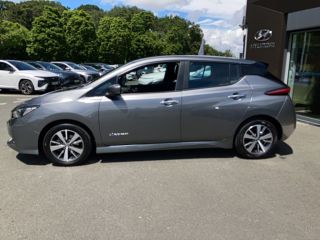 49070 : Hyundai Angers - Oceane Automobiles - NISSAN LEAF Acenta - LEAF II - Gris - Automate à fonct. Continu - Courant électrique