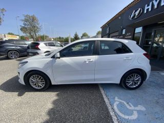 84120 : Hyundai PERTUIS - SA PEDINIELLI - KIA RIO Active - RIO IV - Blanc - Boîte manuelle - Essence sans plomb