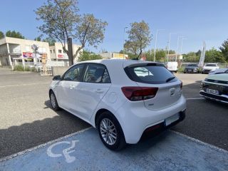 84120 : Hyundai PERTUIS - SA PEDINIELLI - KIA RIO Active - RIO IV - Blanc - Boîte manuelle - Essence sans plomb