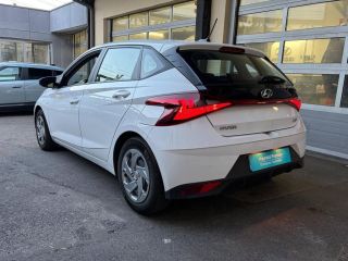 78000 : Hyundai Versailles - SOCOHY - HYUNDAI i20 - i20 - Atlas White - Traction - Essence