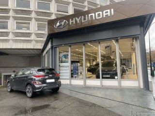 75013 : Hyundai Paris 13 - Bayard Automobiles - HYUNDAI Kona - Kona - Dark Knight Métal - Traction - Electrique