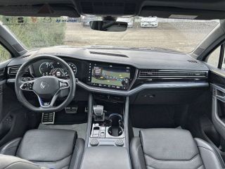 13290 : Hyundai Aix en Provence - Cap Milanesio - VOLKSWAGEN TOUAREG R - TOUAREG III - Noir - Boîte automatique - Essence / Courant électrique