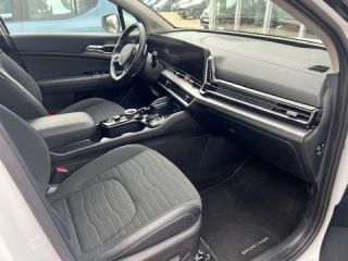 89100 : Hyundai Sens - APS - KIA Sportage - Sportage - Blanc Sensation nacré - Transmission intégrale - Hybride rechargeable : Essence/Electrique
