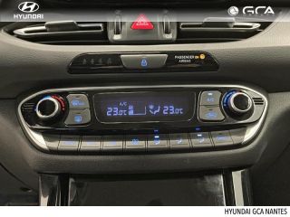 44800 : Hyundai NANTES SAINT HERBLAIN - GCH NANTES - HYUNDAI i30 - i30 - Abyss Black métal - Traction - Essence