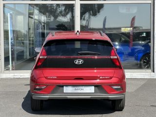 57200 : Hyundai Sarreguemines - Theobald Automobiles - HYUNDAI Bayon - Bayon - Dragon Red Métal - Traction - Essence