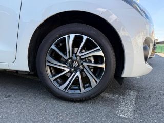 95100 : Hyundai Argenteuil - BNA - SUZUKI Swift - Swift - Pure White Pearl métallisé - Traction - Essence/Micro-Hybride