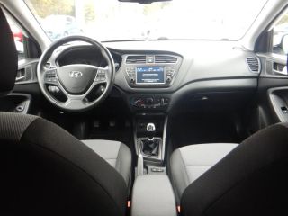 52000 : Hyundai Chaumont - Garage Michel Bazin - HYUNDAI i20 - i20 - Blanc - Traction - Essence