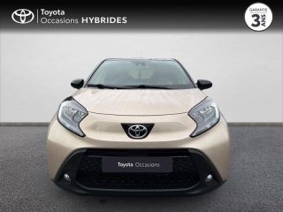 50000 : Hyundai Saint-Lô - GCA - TOYOTA Aygo X - Aygo X - Bi-Ton Beige Gingembre métal/Toit noir - Traction - Essence