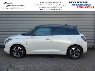 52000 : Hyundai Chaumont - Garage Michel Bazin - SUZUKI Swift - Swift - Pure White Pearl Metal/Toit Min Gray - Traction - Essence/Micro-Hybride