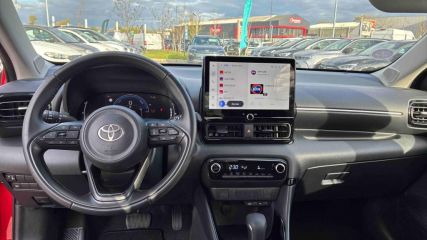 31200 : Hyundai TOULOUSE NORD - AUTO NORD - TOYOTA YARIS HYBRIDE Design - YARIS IV - ROUGE - Automate à fonct. Continu - Essence / Courant électrique