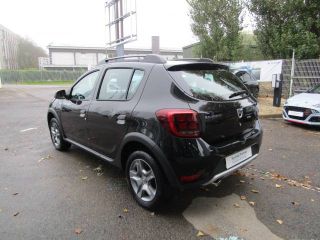 91100 : Hyundai Corbeil-Essonnes - CAP Fournier - DACIA SANDERO Stepway - SANDERO II - Noir - Boîte automatisée - Essence sans plomb