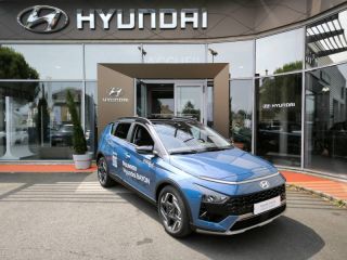 19100 : Hyundai Brive-la-Gaillarde - Garage Pouget - HYUNDAI Bayon - Bayon - Vibrant Blue Métal/Toit+rétros Black - Traction - Essence