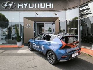 19100 : Hyundai Brive-la-Gaillarde - Garage Pouget - HYUNDAI Bayon - Bayon - Vibrant Blue Métal/Toit+rétros Black - Traction - Essence