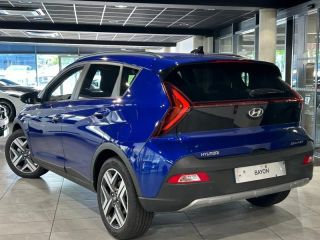 57200 : Hyundai Sarreguemines - Theobald Automobiles - HYUNDAI Bayon - Bayon - Intense Blue Métal - Traction - Essence/Micro-Hybride