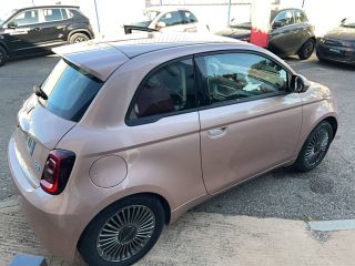 04100 : Hyundai Manosque - Pedinielli - FIAT 500e BERLINE MY22 SERIE 1 STEP 2 Icône - 500 III - Rose - Automate à fonct. Continu - Courant électrique