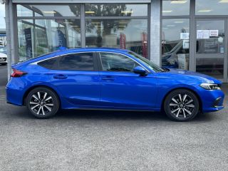 57200 : Hyundai Sarreguemines - Theobald Automobiles - HONDA Civic - Civic - Bleu Cristallin Premium Métallisé - Traction - Hybride : Essence/Electrique