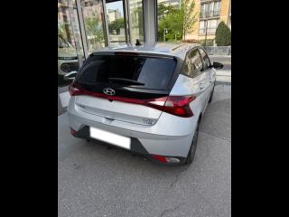 75013 : Hyundai Paris 13 - Bayard Automobiles - HYUNDAI i20 - i20 - Sleek Silver Métal - Traction - Essence/Micro-Hybride