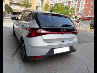 75013 : Hyundai Paris 13 - Bayard Automobiles - HYUNDAI i20 - i20 - Sleek Silver Métal - Traction - Essence/Micro-Hybride
