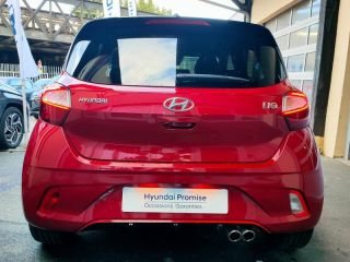 78000 : Hyundai Versailles - SOCOHY - HYUNDAI i10 - i10 - Dragon Red Métal - Traction - Essence