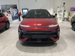 56000 : Hyundai Vannes - Park Lann Automobiles - HYUNDAI Kona - Kona - Ultimate Red métallisé/Toit/rétros Black - Traction - Hybride : Essence/Electrique